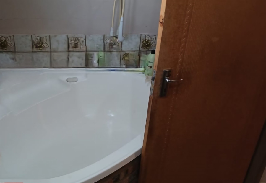 5 Bedroom Property for Sale in Olive Hill Free State